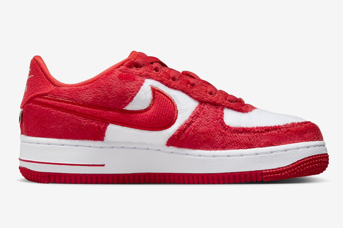Nike Air Force 1 Low GS Valentines Day 2024 3