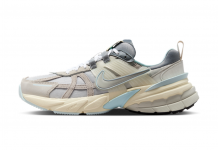 Nike V2K Run „Light Bone“