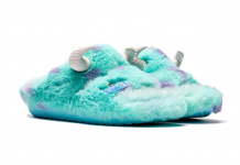 Monsters Inc. x Crocs Cozzzy Sandals „Sulley“ Monsters Inc. Crocs Cozzzy Sandals Sulley Beitrag (1100 × 785 px)