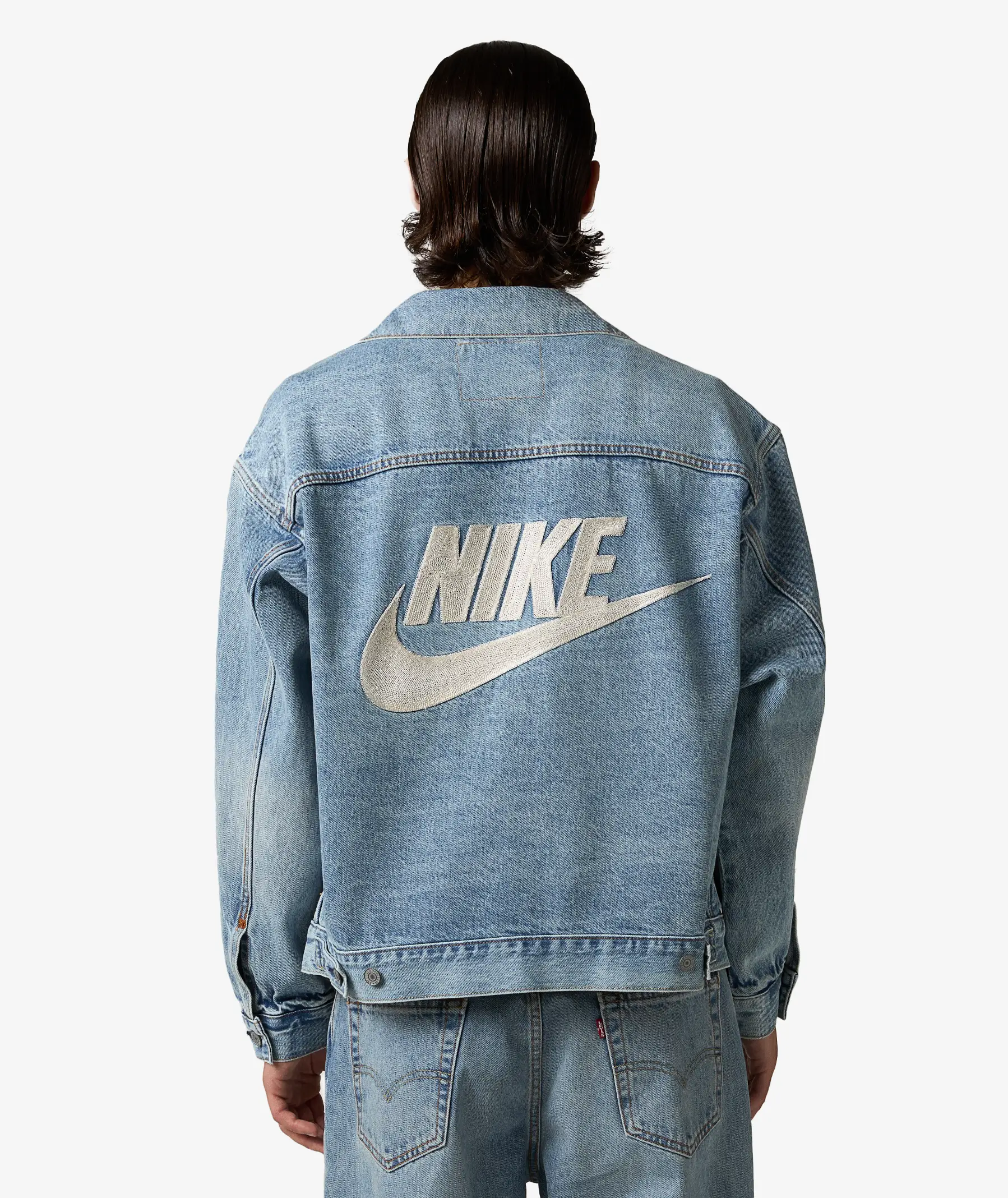 002TM 0000 sivasdescalzo Levi s Vintage Trucker Jacket x Nike 1751541683 3 1
