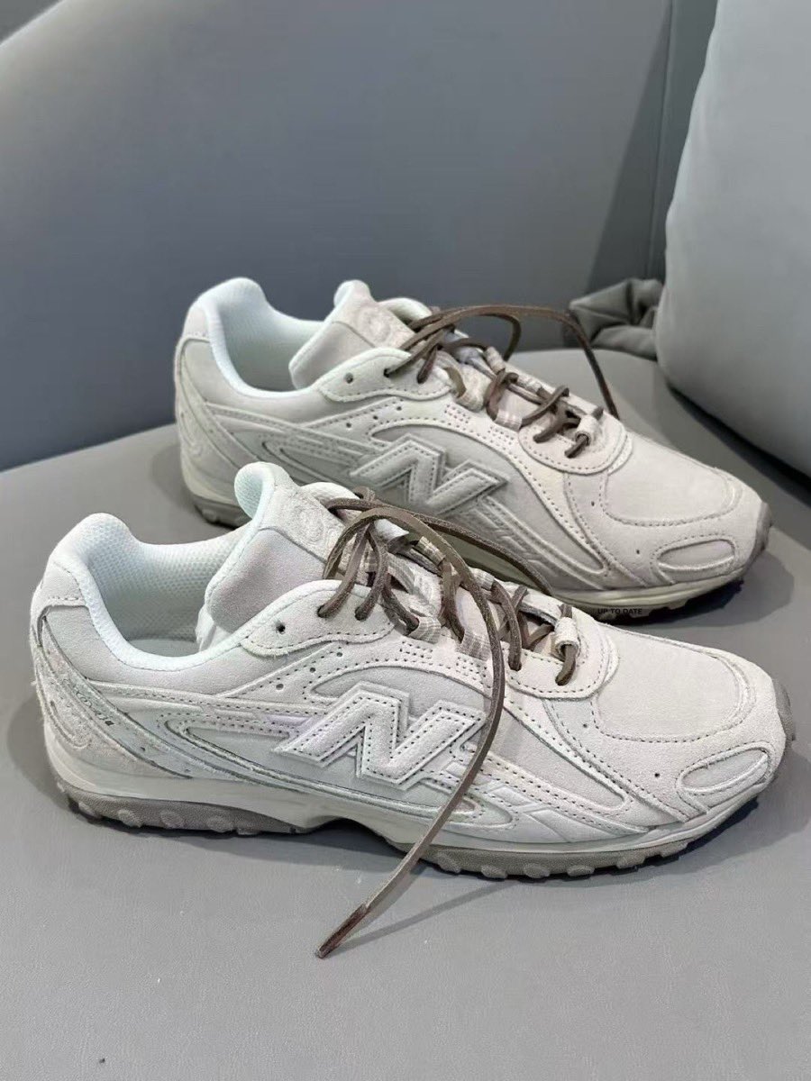 New Balance 204L "Timberwolf" GxFK5jtbUAEj1gZ 1