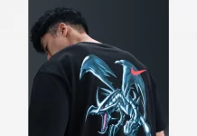Yu-Gi-Oh! x Nike Solo Swoosh T-Shirt „Black“