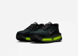 Nike Vomero Premium „Black Volt“
