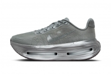 Isamaya Ffrench x Nike Vomero Premium WMNS „Smoke Grey“ Isamaya Ffrench x Nike Vomero Premium WMNS Smoke Grey IR1988-084Beitrag (1100 × 785 px) (1)