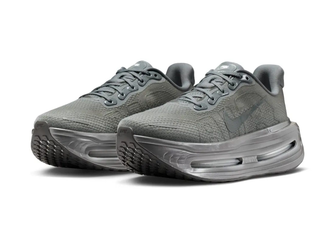 Isamaya Ffrench x Nike Vomero Premium WMNS "Smoke Grey" Isamaya Ffrench x Nike Vomero Premium WMNS Smoke Grey IR1988 084Beitrag 1100 × 785